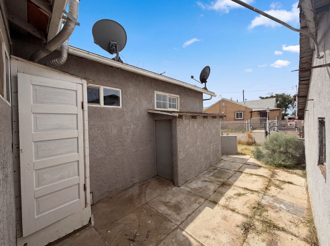 Photo 33 of 42 of 11950 Lee Ave, Adelanto, CA