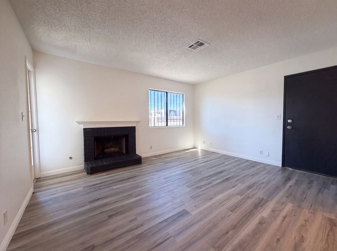 Photo 7 of 23 of 1701 E Katie Ave, Las Vegas, NV