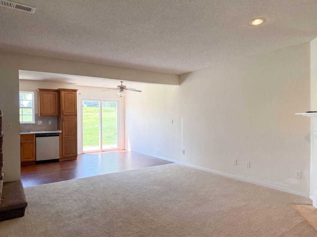 Photo 8 of 18 of 10559 E 46th Ter, Kansas City, MO