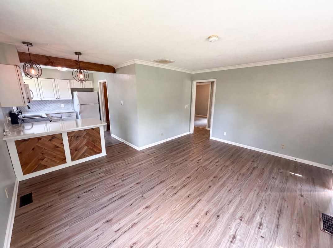 Photo 3 of 19 of 2308 E 69th St, Indianapolis, IN