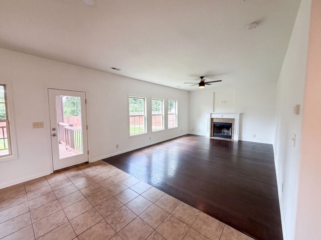 Photo 12 of 44 of 791 W Glenview Dr, Lenoir City, TN
