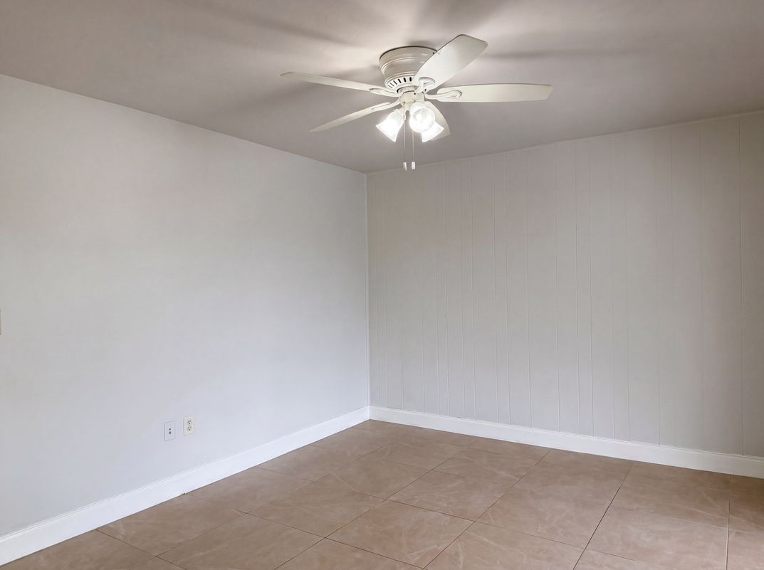 Photo 15 of 25 of 7141 Harbour Blvd, Miramar, FL