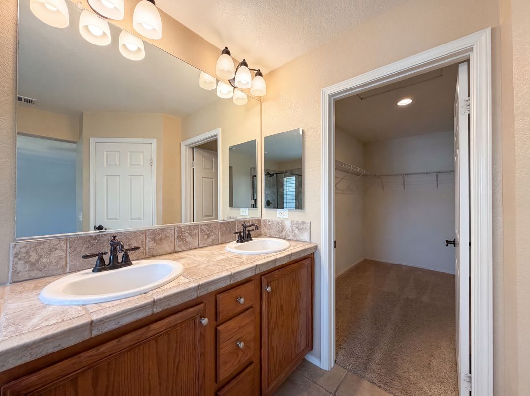 Photo 17 of 26 of 29202 Cowboy Ct, Valencia, CA