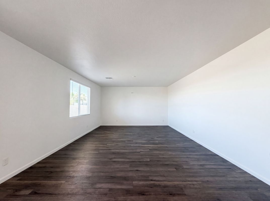 Property photo 3 of 2040 E Piedmont Pl