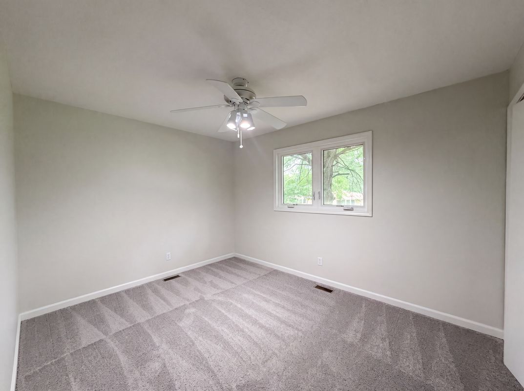 Photo 4 of 21 of 2909 Sagebrush Dr, Lawrence, KS