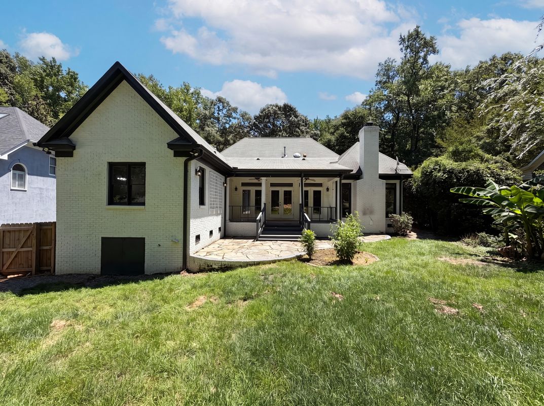 Photo 5 of 24 of 5309 Lancelot Dr, Charlotte, NC