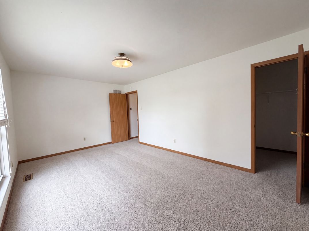 Photo 13 of 21 of 3679 Vago Ln, Florissant, MO