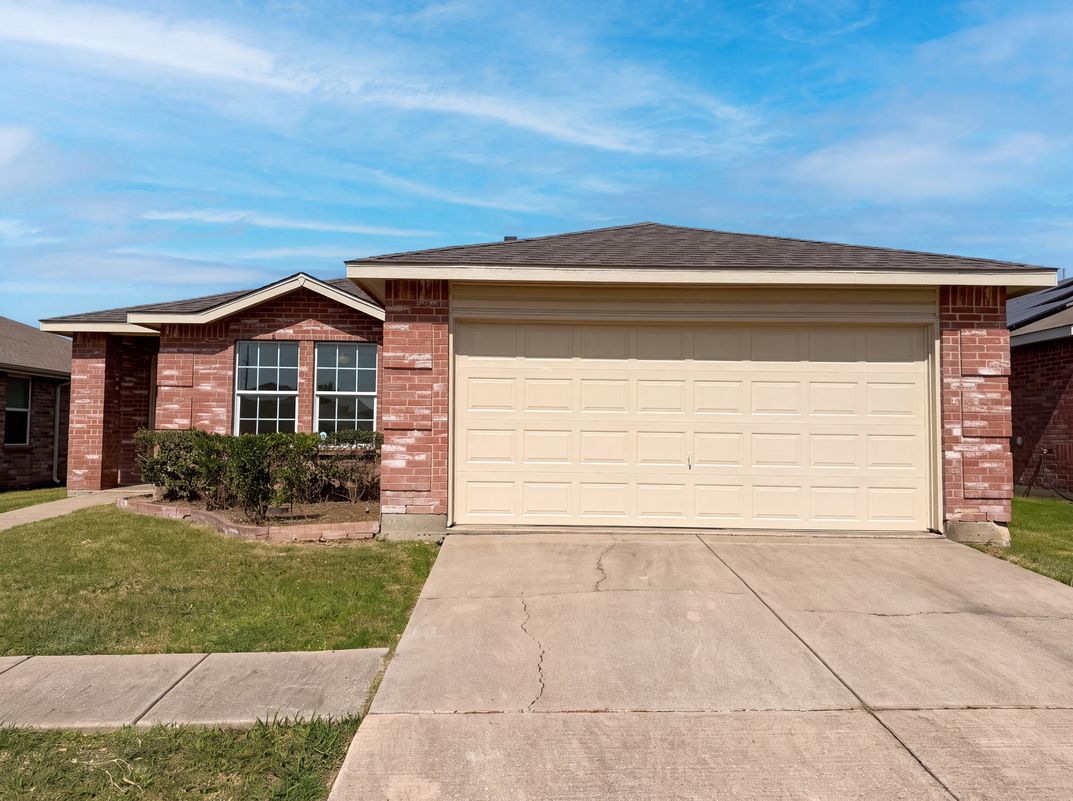 Photo 16 of 18 of 6200 St James Pl, Denton, TX