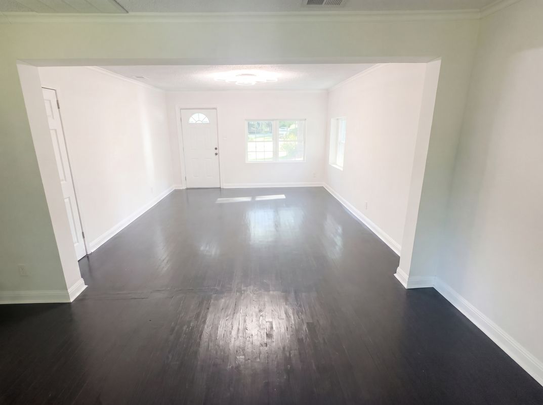 Property photo 3 of 601 Community Dr