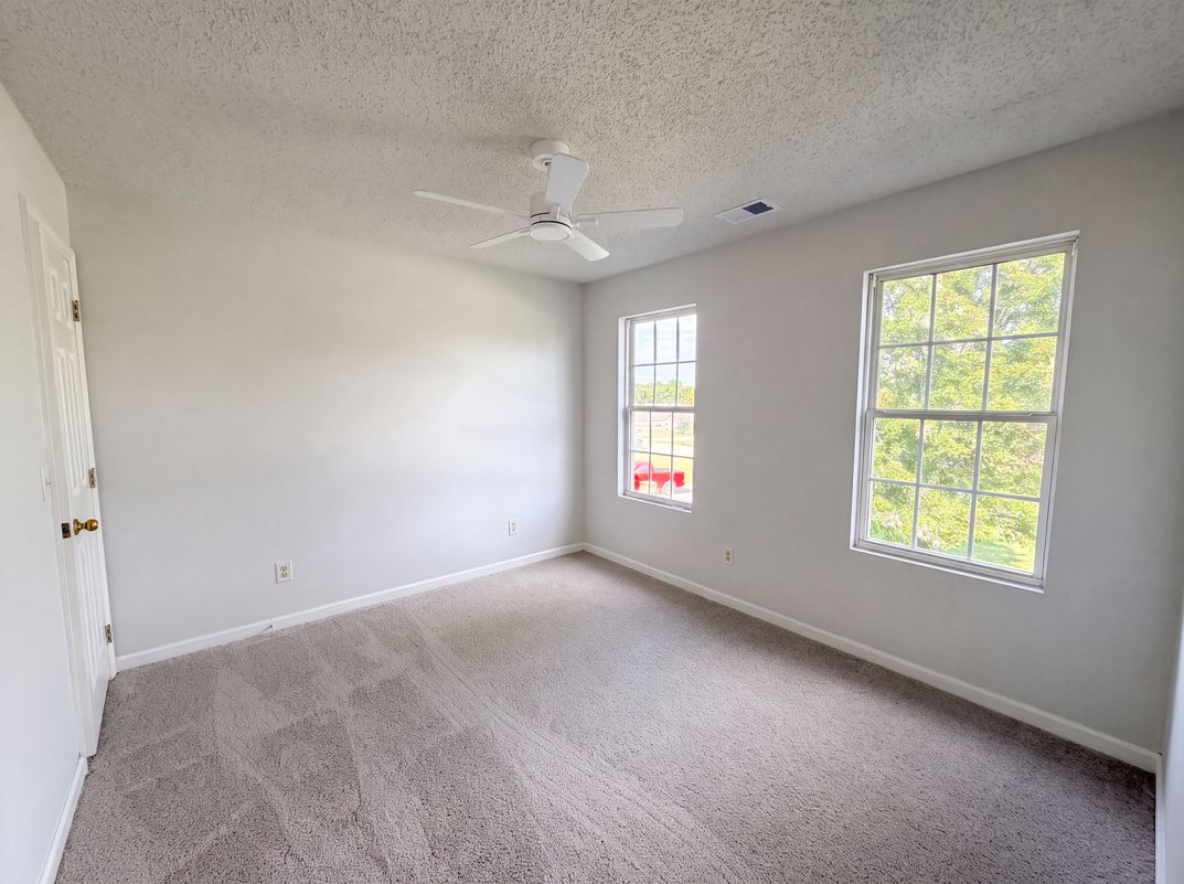 Photo 16 of 27 of 518 Glenfield Cir, Maryville, TN