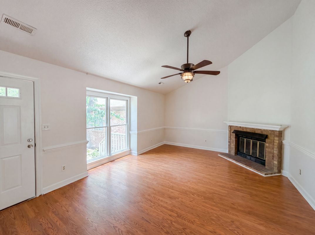 Photo 3 of 17 of 5500 Fortunes Ridge Dr, Durham, NC