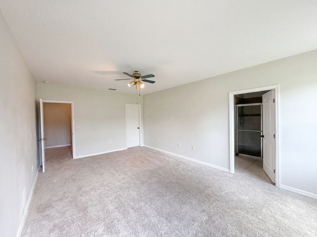 Photo 4 of 22 of 4876 Grassy Knoll Dr, Tavares, FL