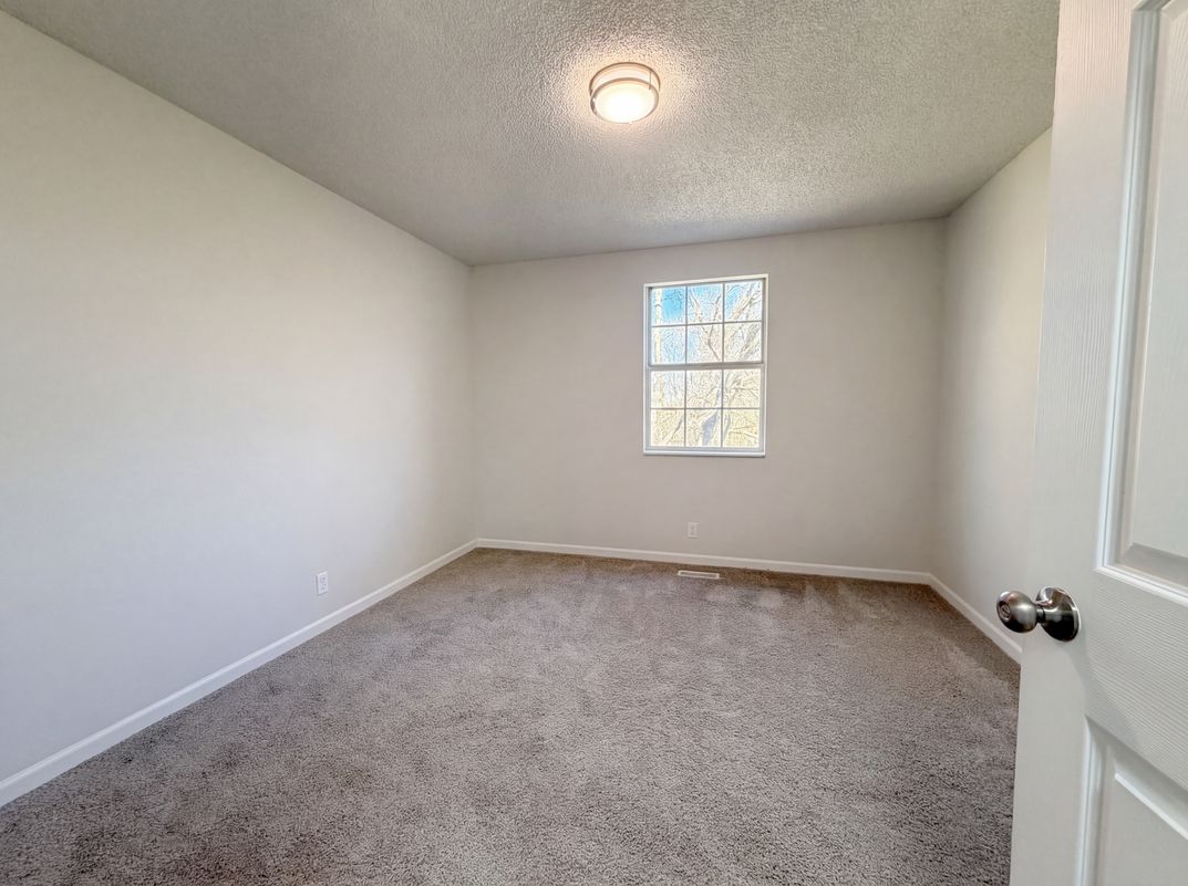 Photo 10 of 21 of 5148 Roxborough Dr, Hermitage, TN