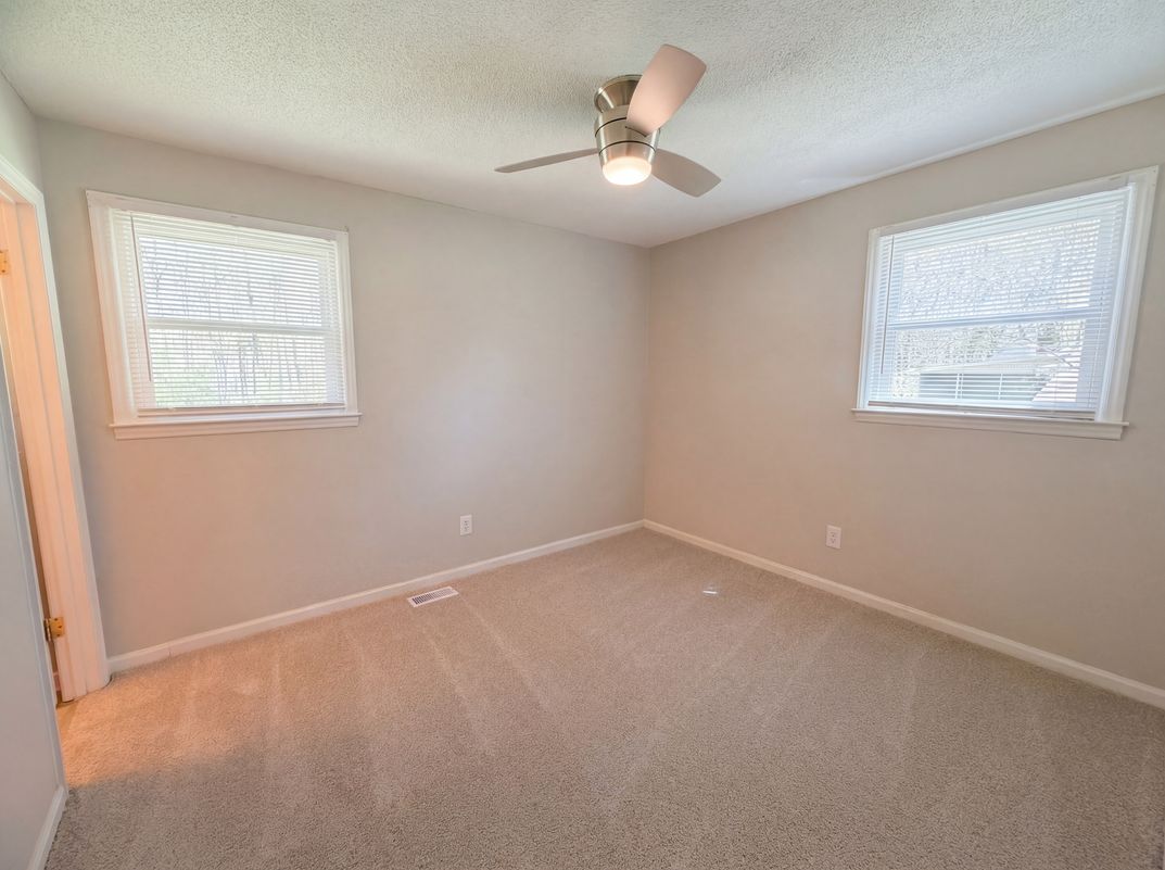 Photo 12 of 17 of 4402 Ginger Dr, Gastonia, NC