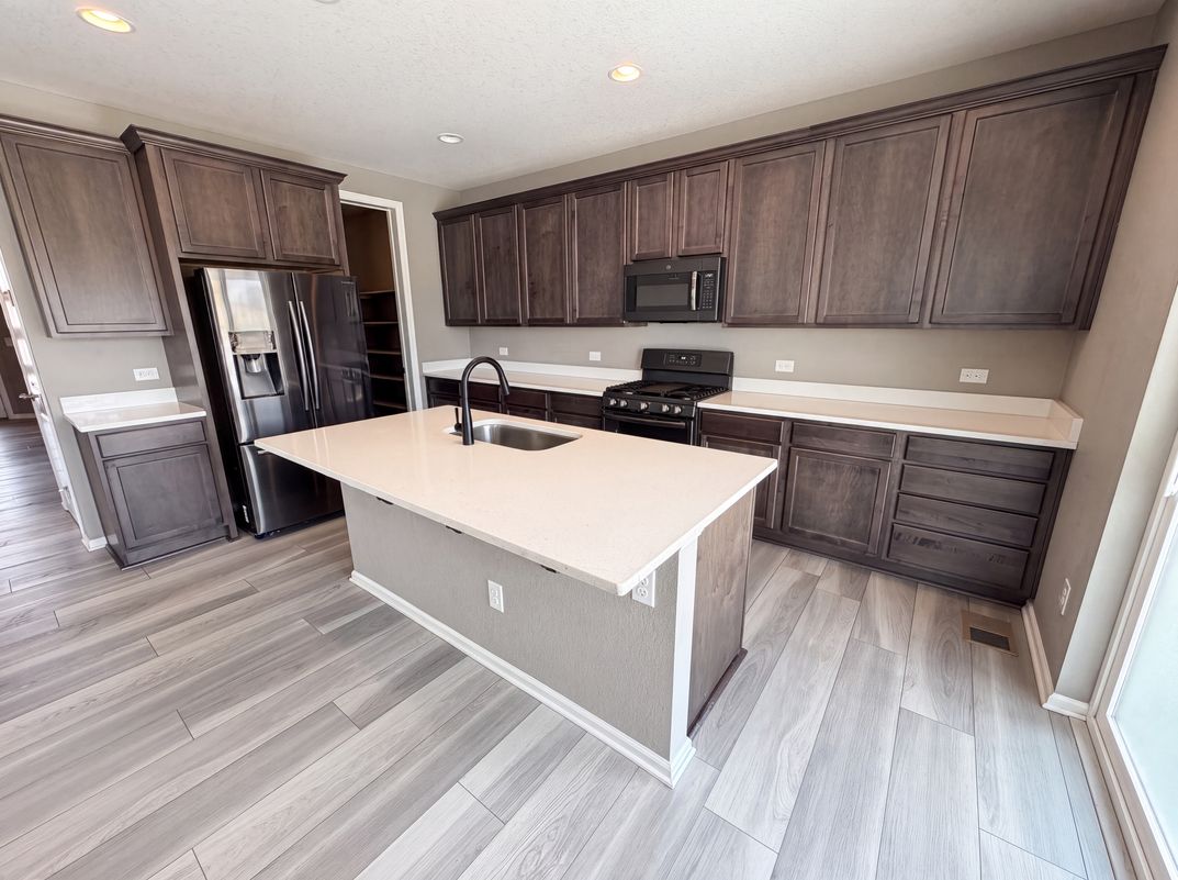 Photo 11 of 39 of 2450 Garganey Dr, Castle Rock, CO