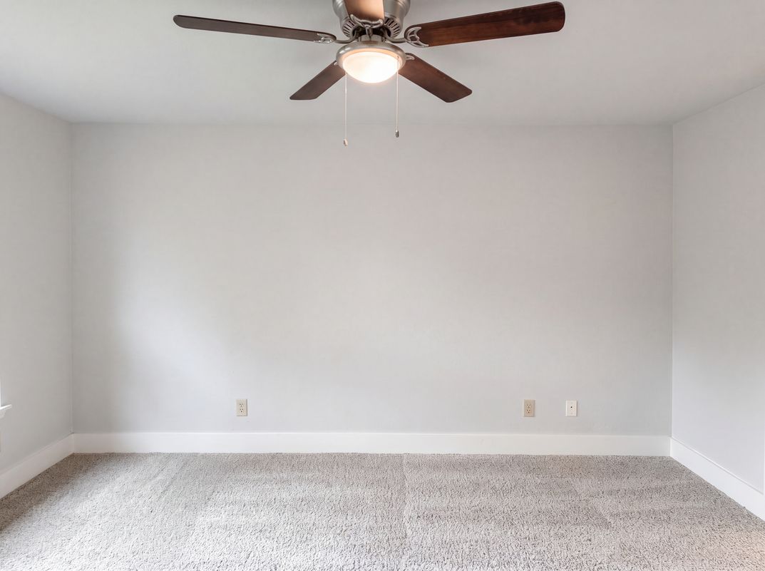 Photo 9 of 19 of 13324 Pandora Cir, Dallas, TX