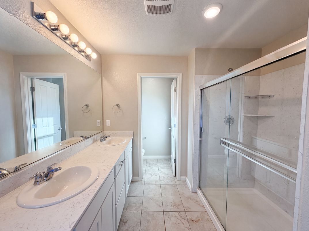 Photo 12 of 27 of 8224 Kossum Way, Elk Grove, CA