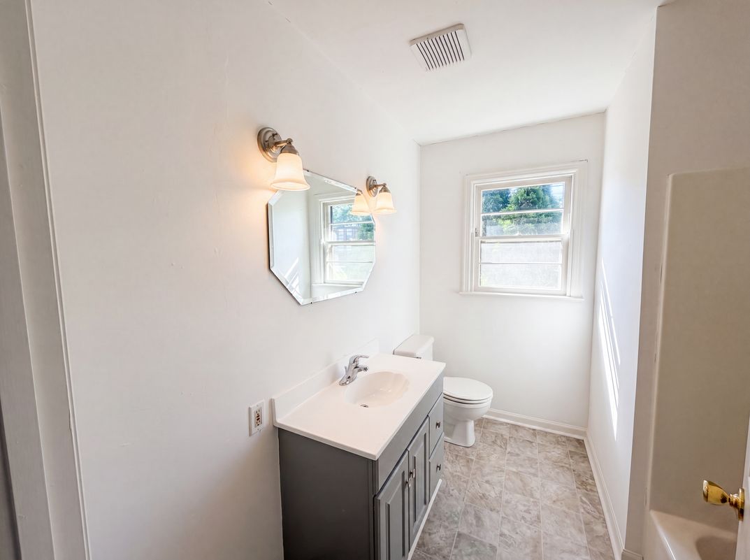 Photo 21 of 25 of 2205 Adair Dr, Knoxville, TN