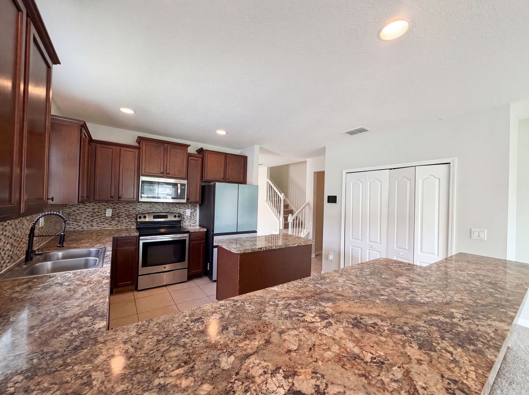 Photo 2 of 22 of 4876 Grassy Knoll Dr, Tavares, FL