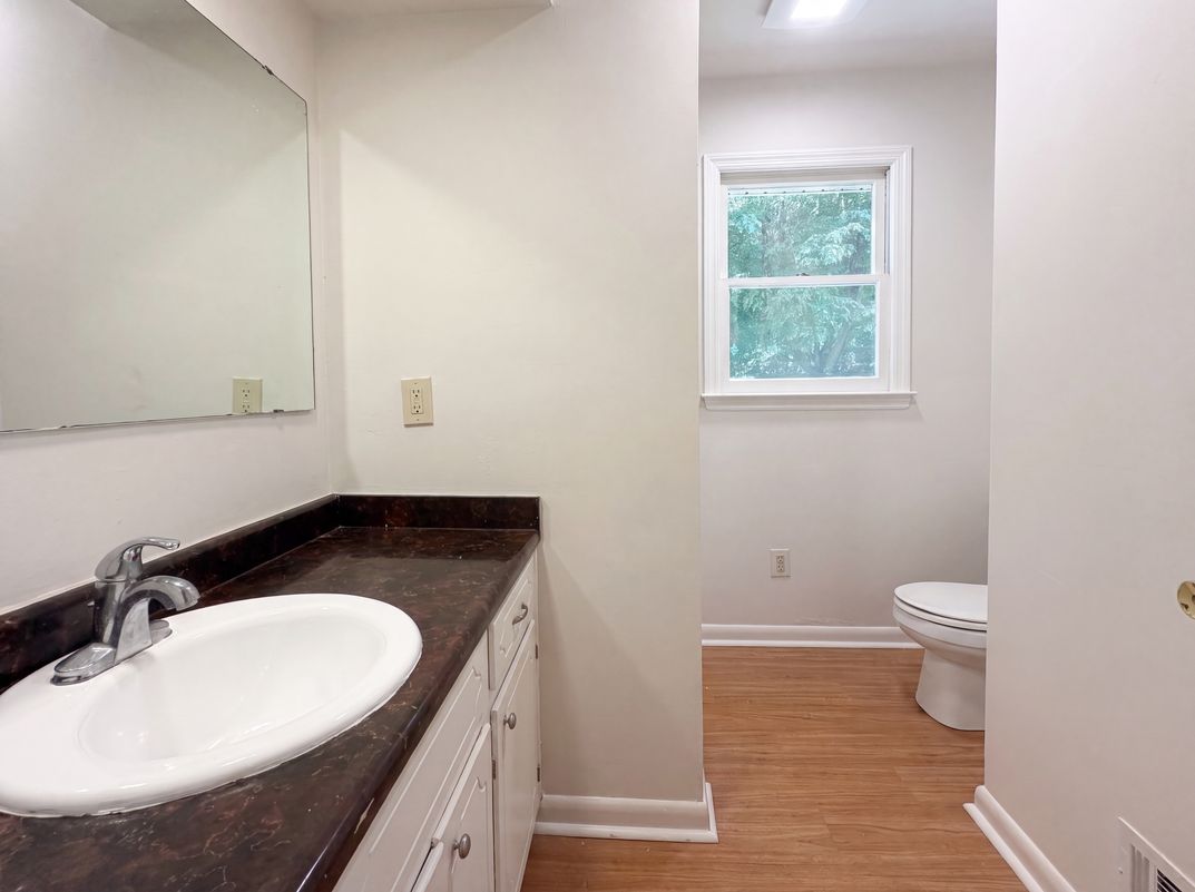 Photo 20 of 32 of 604 Meadowbrook Dr, Spartanburg, SC