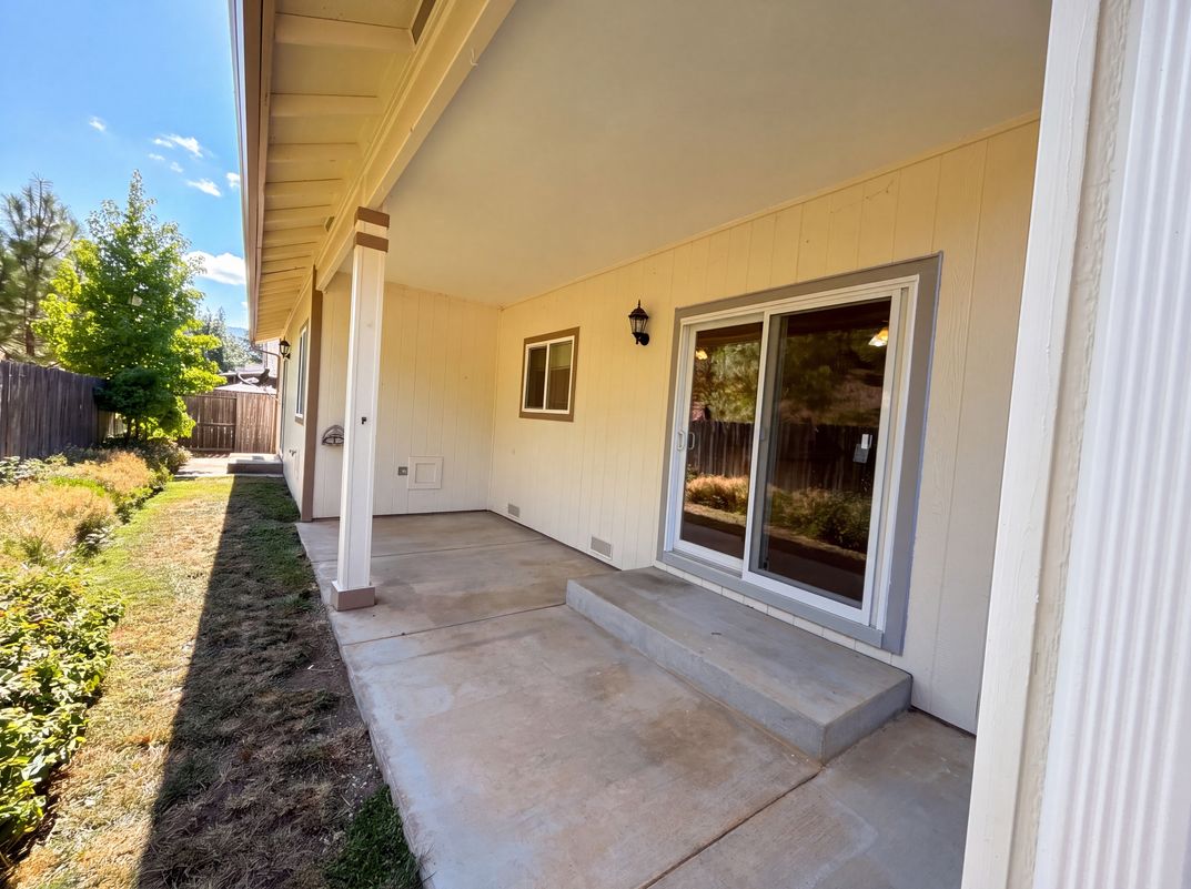 Photo 5 of 28 of 235 Cedar Brook Ln, Cave Junction, OR