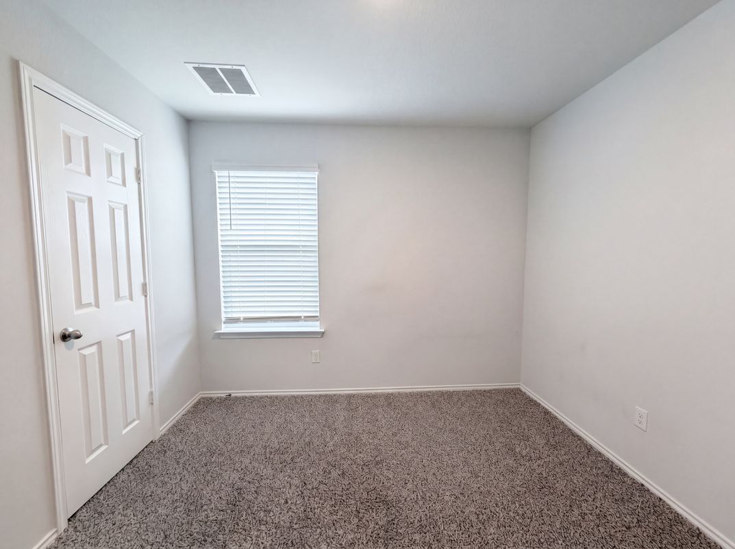 Photo 11 of 16 of 10008 Altara Cv, Killeen, TX
