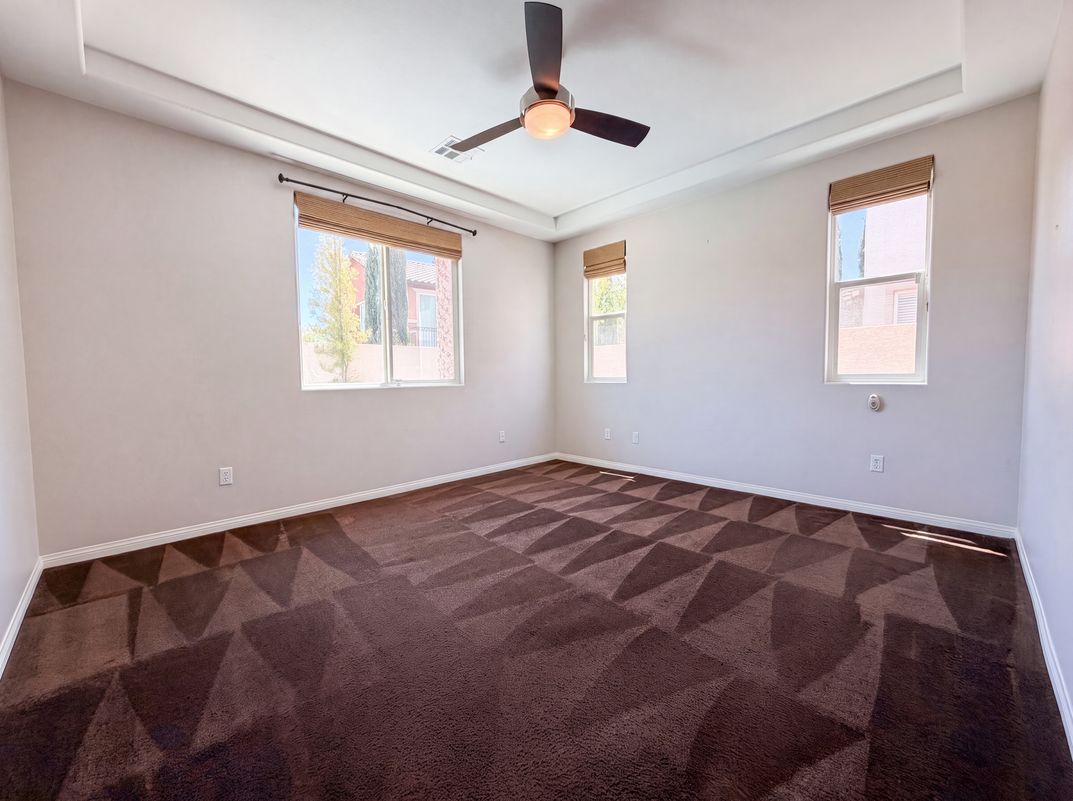 Photo 11 of 21 of 908 Baronet Dr, Las Vegas, NV