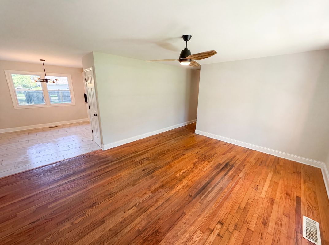 Photo 3 of 17 of 5110 Winston Dr, Indianapolis, IN