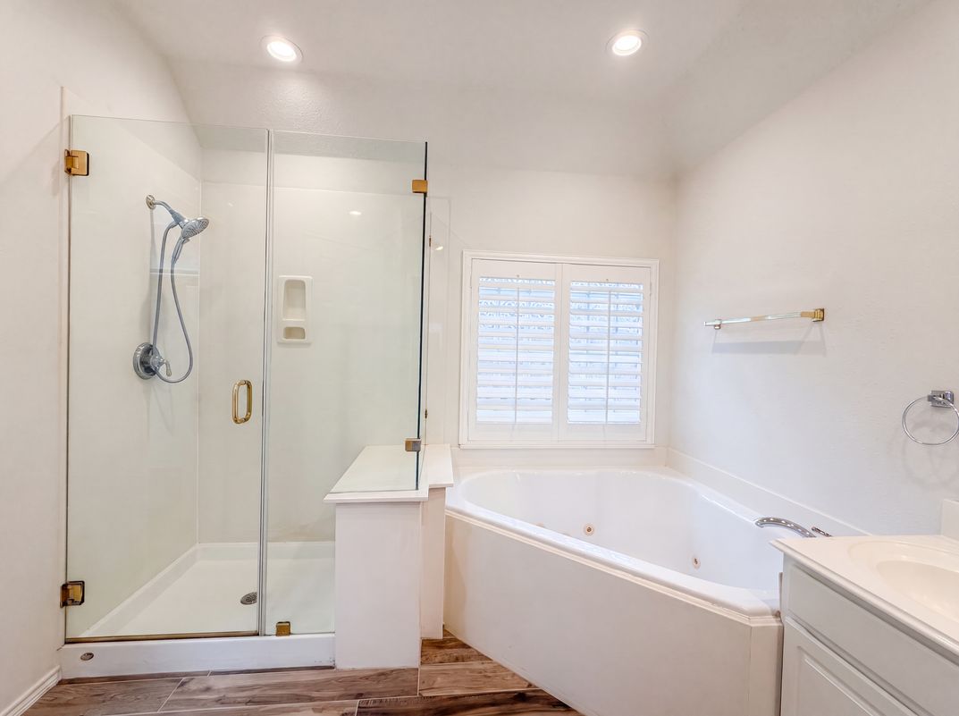 Photo 22 of 24 of 11502 Havard Oaks Dr, Houston, TX
