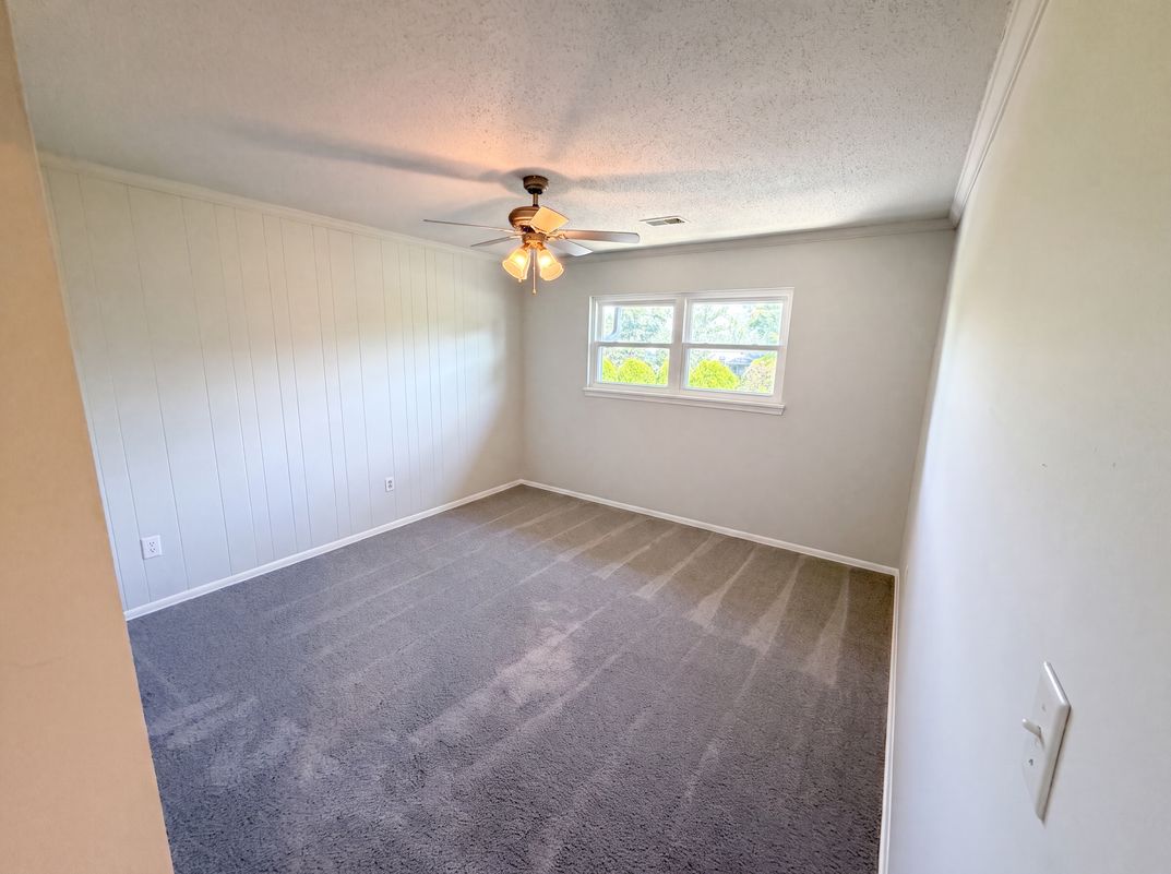 Photo 13 of 22 of 3135 E 52nd St, Indianapolis, IN
