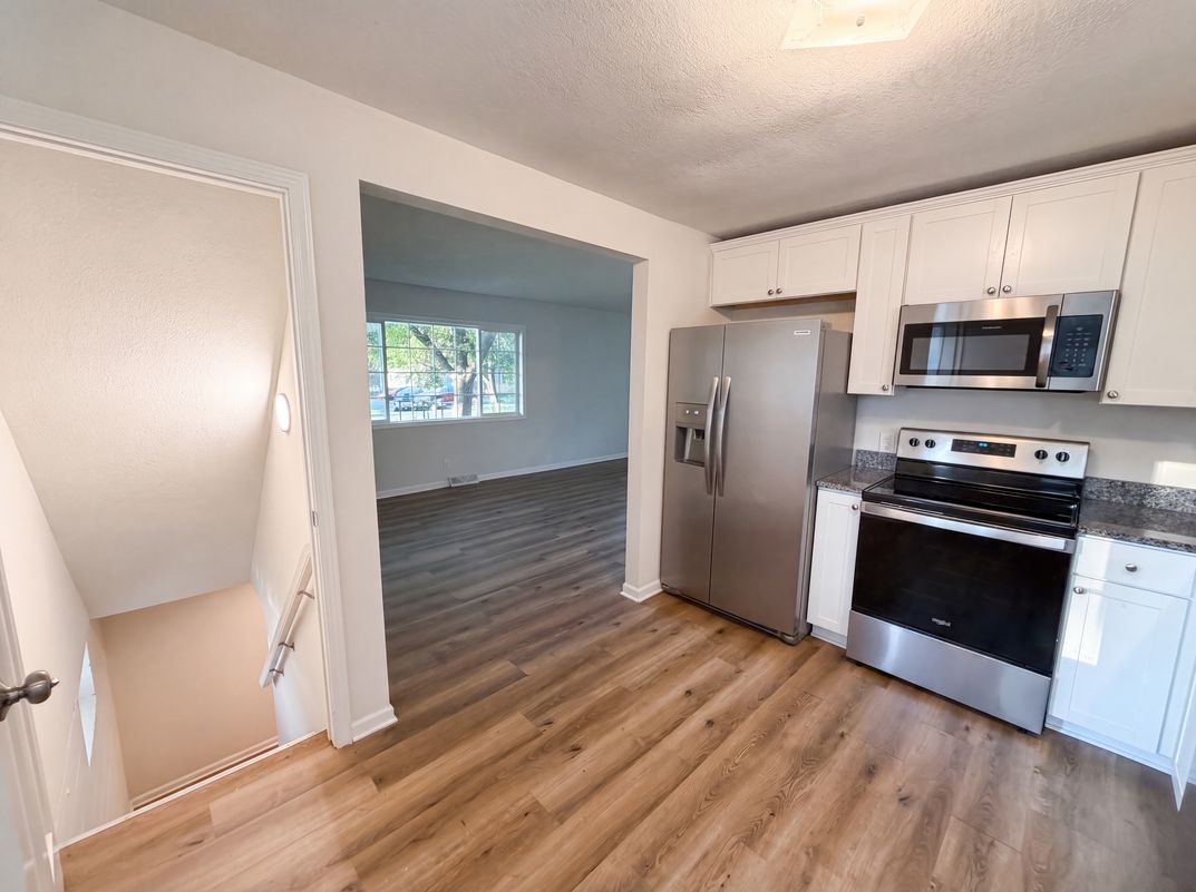 Photo 8 of 25 of 2084 Hillview Rd, Mounds View, MN