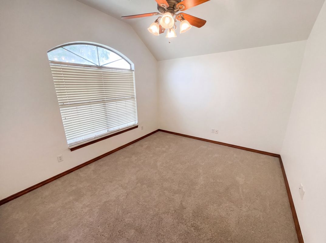 Photo 16 of 21 of 13808 S Robinson Ave, Oklahoma City, OK