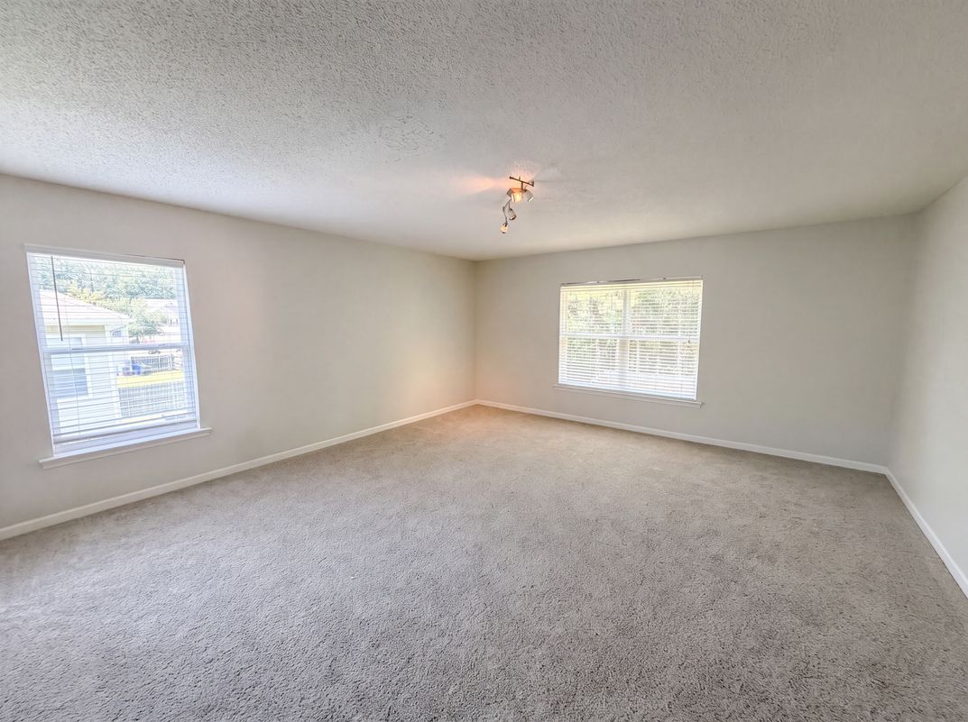 Photo 9 of 16 of 506 Hillview Dr, Durham, NC
