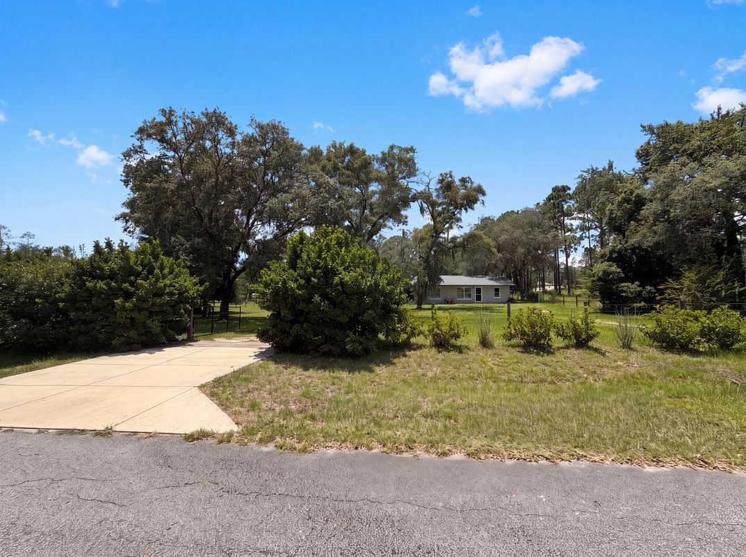 Photo 18 of 21 of 1870 SW Valencia Heights Ave, Dunnellon, FL