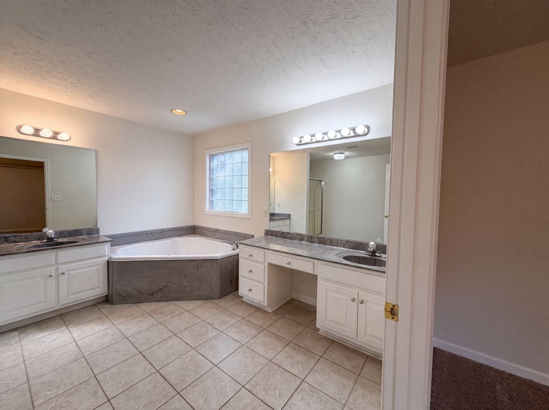 Photo 17 of 27 of 807 W Thompson Ln, Murfreesboro, TN