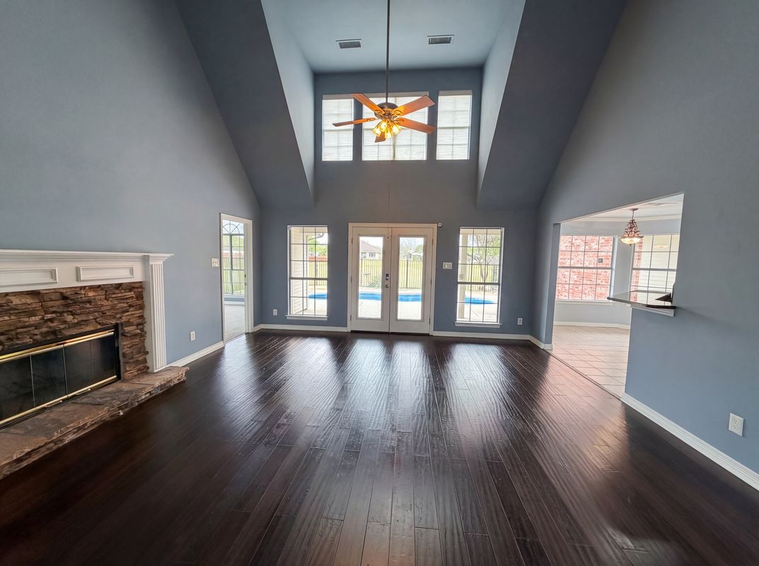 Photo 10 of 22 of 4014 Ovilla Rd, Waxahachie, TX