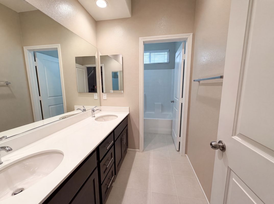 Photo 8 of 30 of 3885 Iron Mountain Cir, Jurupa Valley, CA