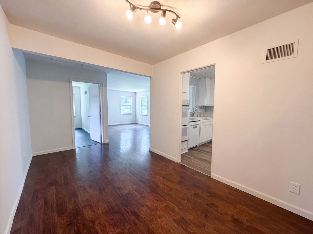 Photo 6 of 18 of 8606 Vasel Ave, Saint Louis, MO