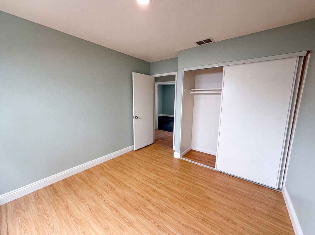 Photo 17 of 25 of 7804 McClintock Way, Sacramento, CA