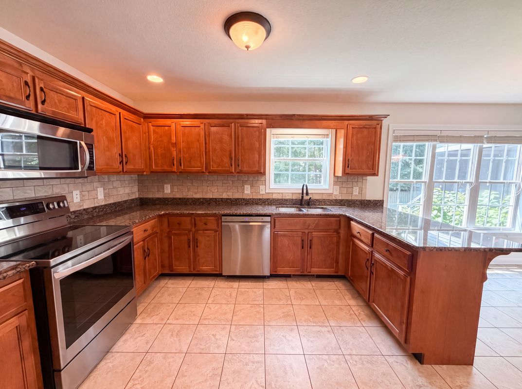 Photo 20 of 27 of 1733 Apache Way, Clarksville, TN