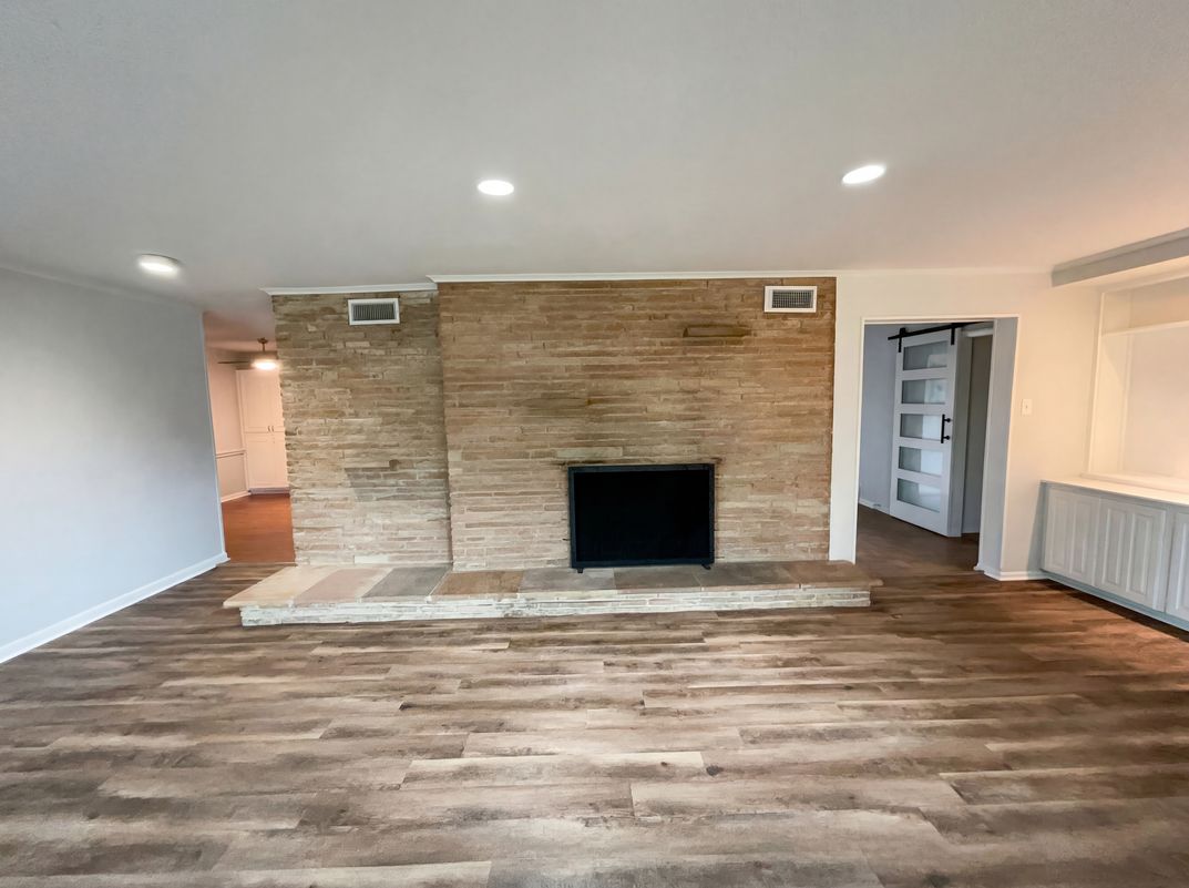 Photo 17 of 18 of 4106 Walnut Hill Ln, Dallas, TX