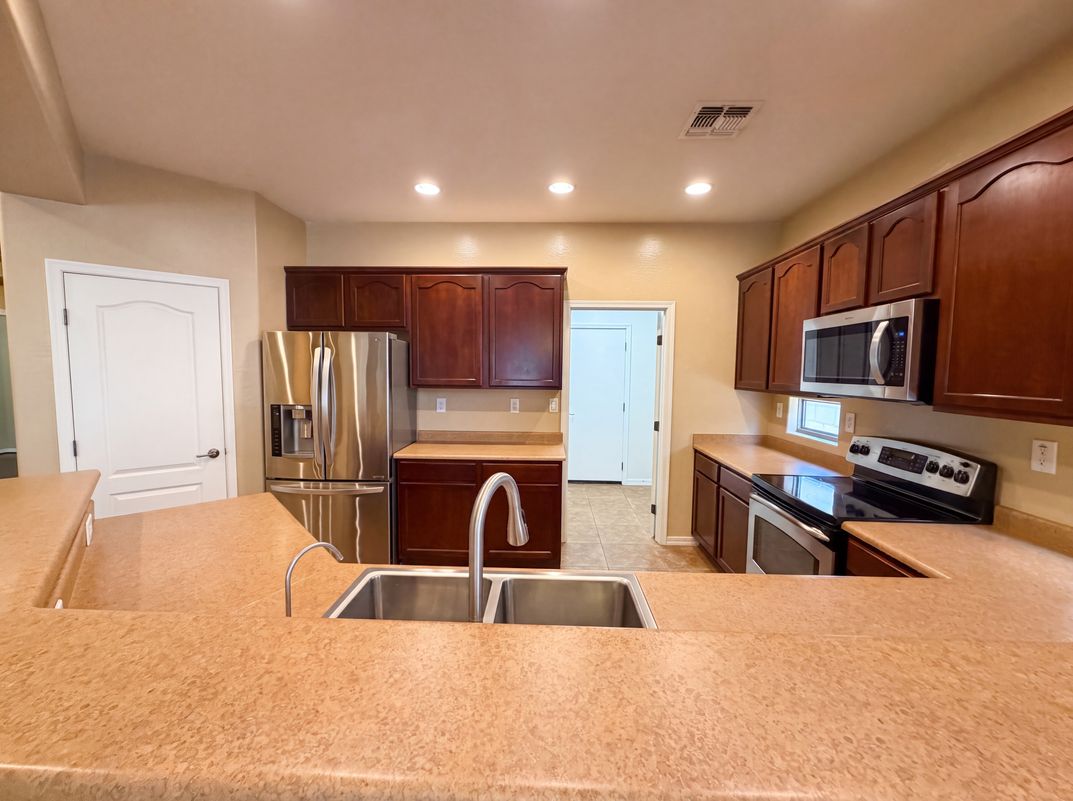 Photo 8 of 22 of 29398 N 67th Dr, Peoria, AZ