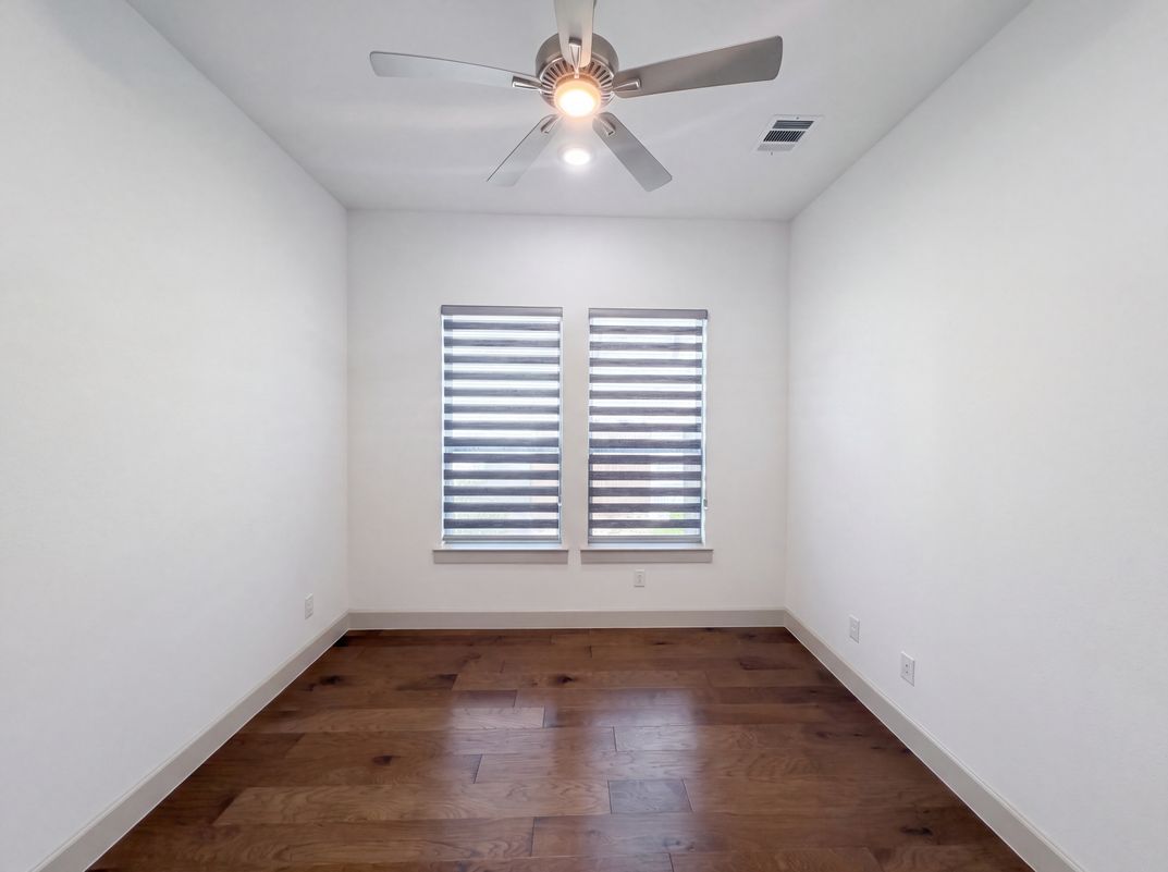 Photo 19 of 28 of 9694 Brackenfield Ln, Frisco, TX
