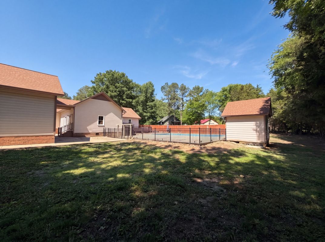 Photo 24 of 29 of 8400 Chestnut Oak Ct, Harrisburg, NC