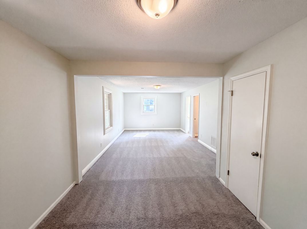 Photo 17 of 23 of 1328 Baffin Bay Rd, Columbia, SC