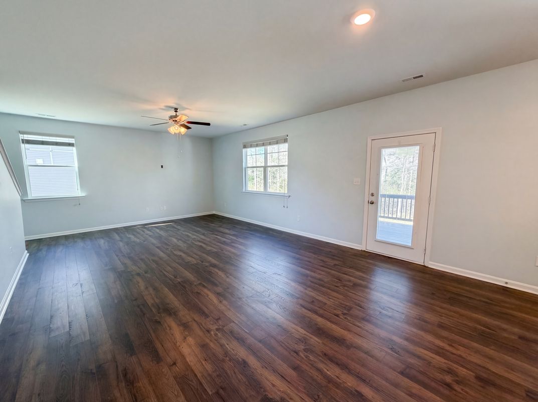 Photo 3 of 22 of 6454 Faulkner Dr, North Chesterfield, VA