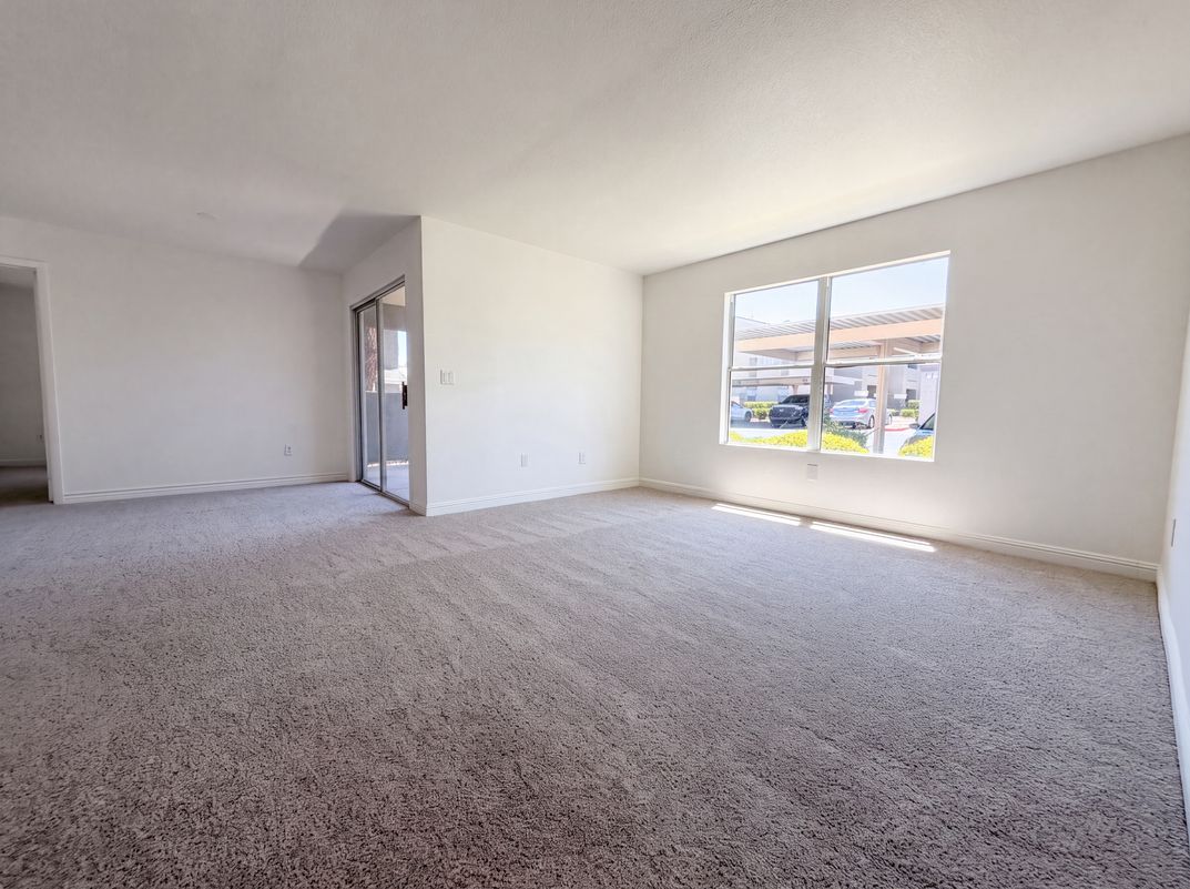 Photo 6 of 16 of 5055 W Hacienda Ave, Las Vegas, NV
