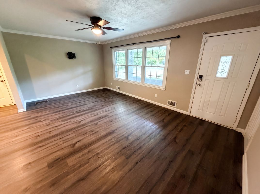 Photo 3 of 30 of 190 Stroud Dr SE, Mableton, GA