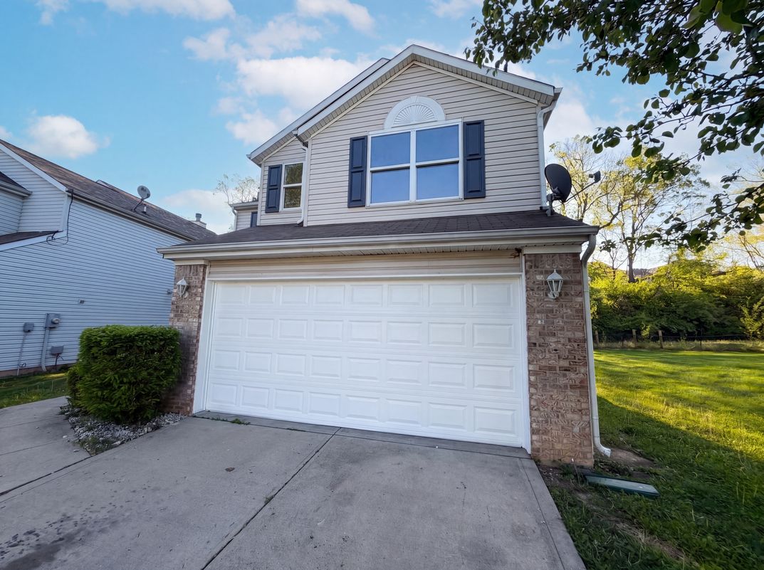 Photo 16 of 18 of 233 White Lick Dr, Indianapolis, IN