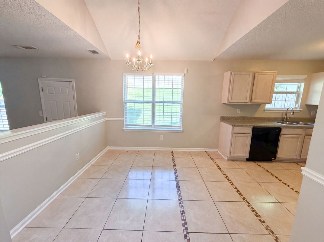 Photo 6 of 26 of 3045 Stonebridge Creek Dr, Lithonia, GA